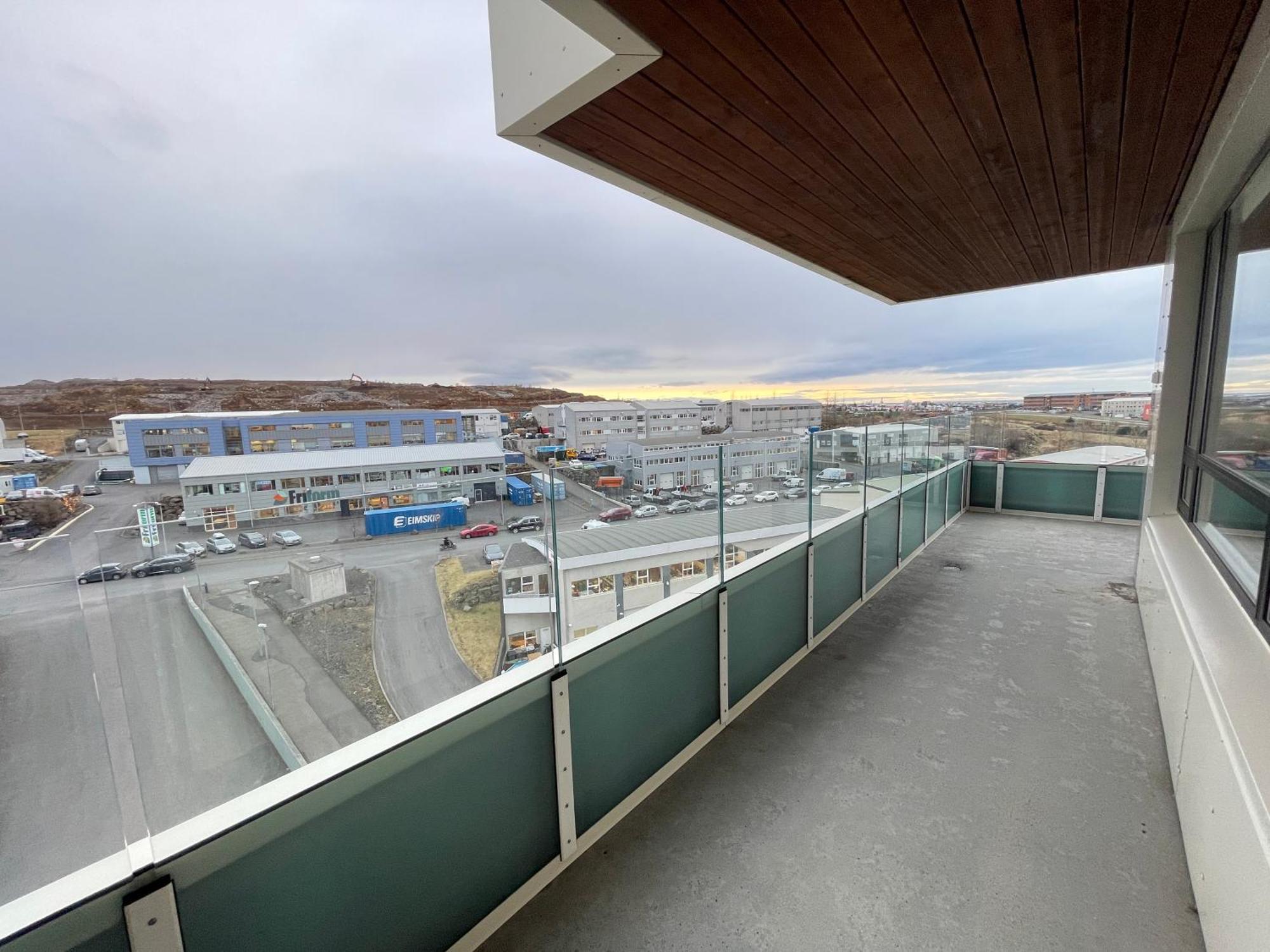 Modern And Spacious 3 Bedroom Apartment In Kopavogur レイキャヴィーク エクステリア 写真